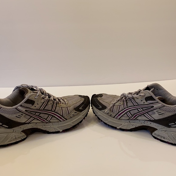 Running shoes - ASICS brand; women size 7 - Picture 10 of 10